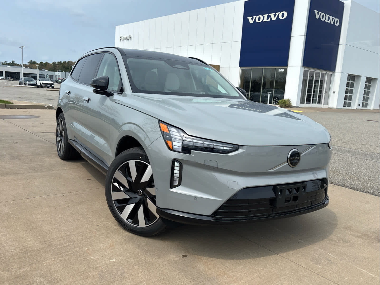 New 2026 Volvo EX90 Plus AWD/4WD image 3