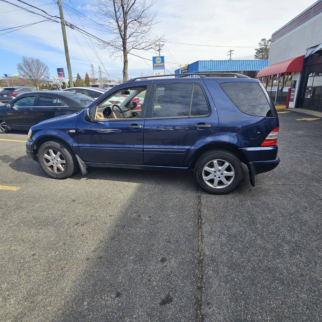 Used 2001 Mercedes-Benz ML 430 4MATIC image 4