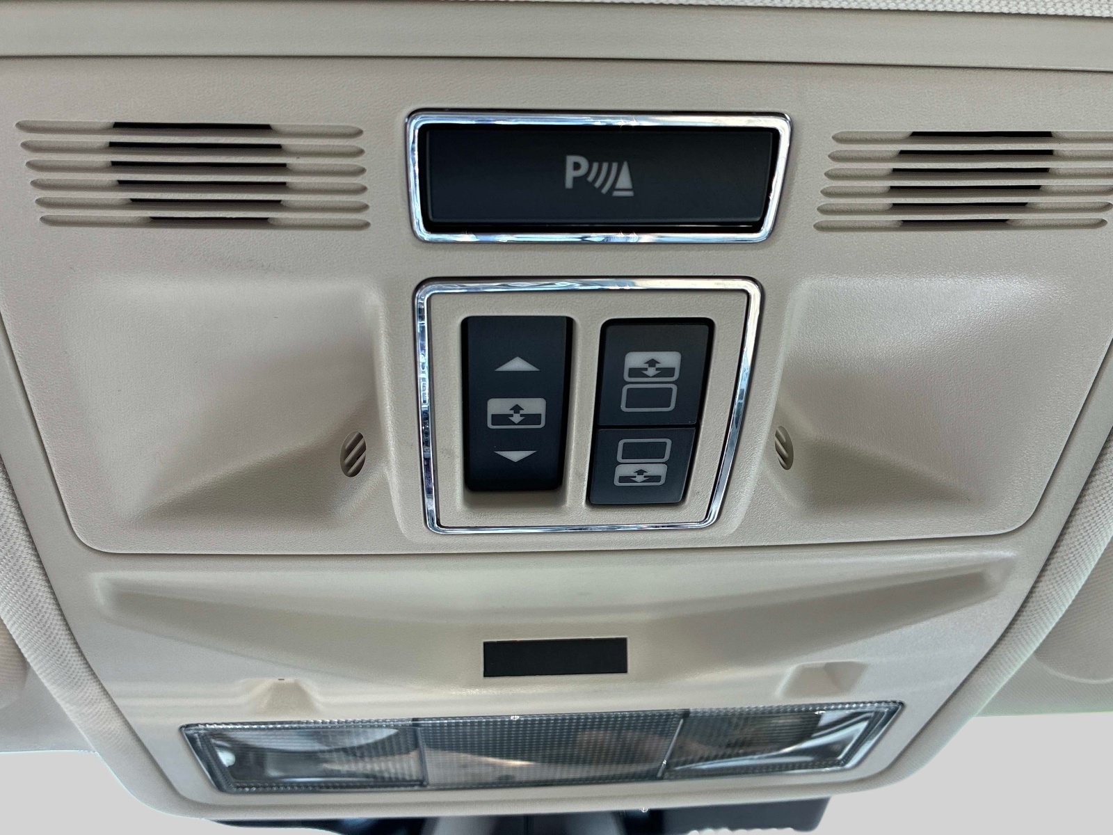 Used 2013 Jaguar XJ RWD image 41