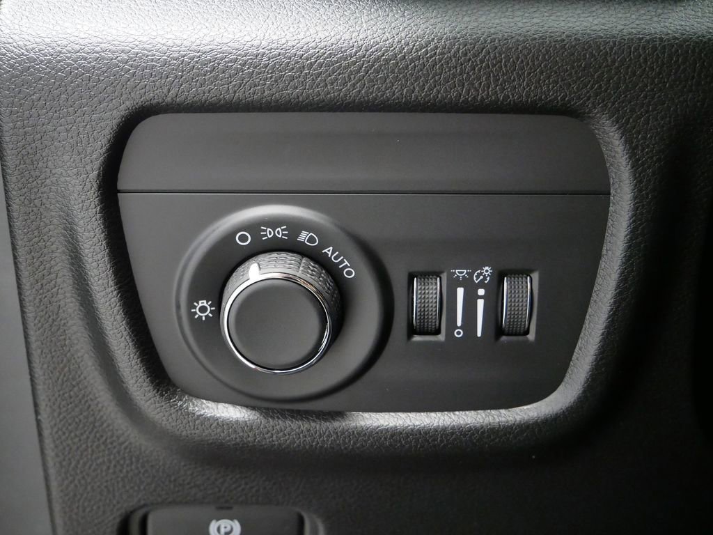 New 2025 Jeep Grand Cherokee Laredo w/ Luxury Tech Group I image 24