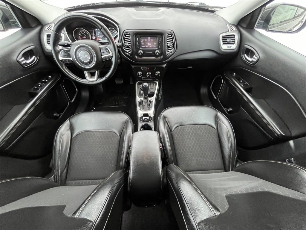 Used 2018 Jeep Compass Latitude image 19