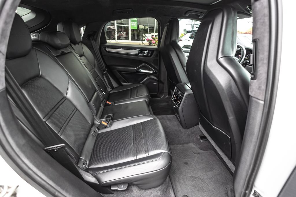 Used 2023 Porsche Cayenne Turbo S AWD/4WD image 35