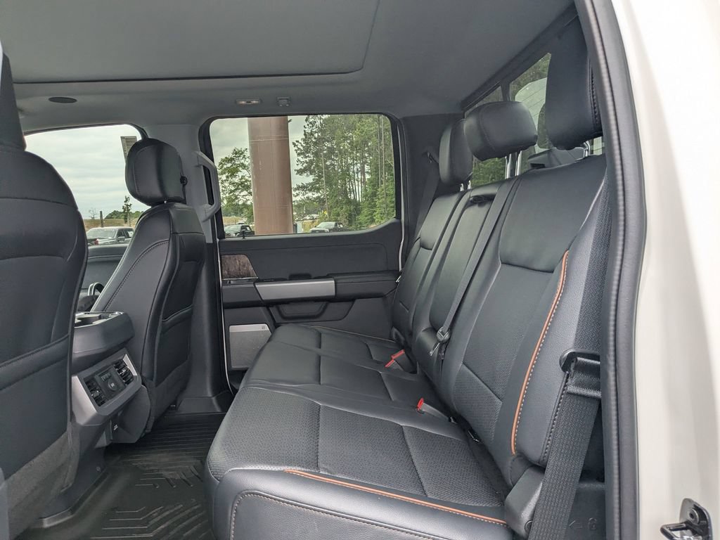 New 2026 Ford F250 Lariat w/ Black Appearance Package AWD/4WD image 14