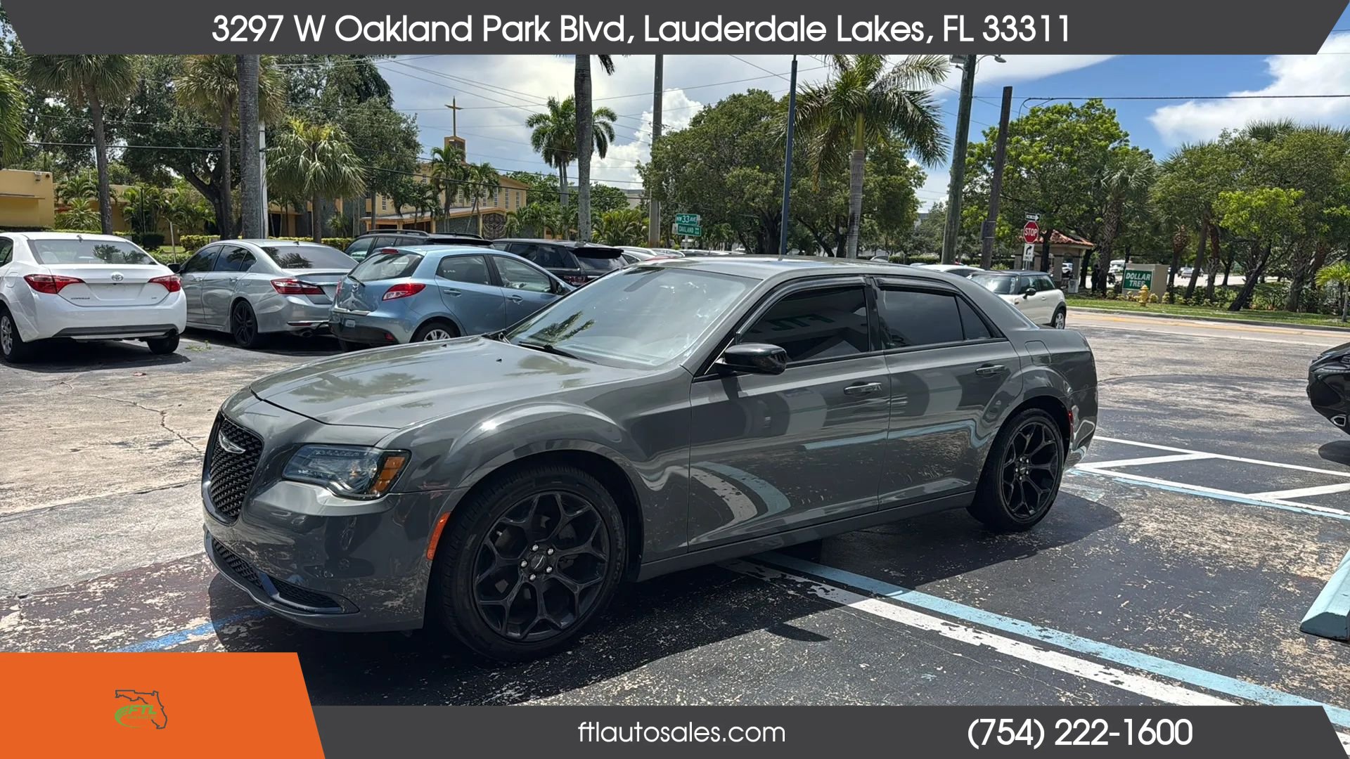 Used 2019 Chrysler 300 Touring w/ Sport Appearance Package RWD image 6