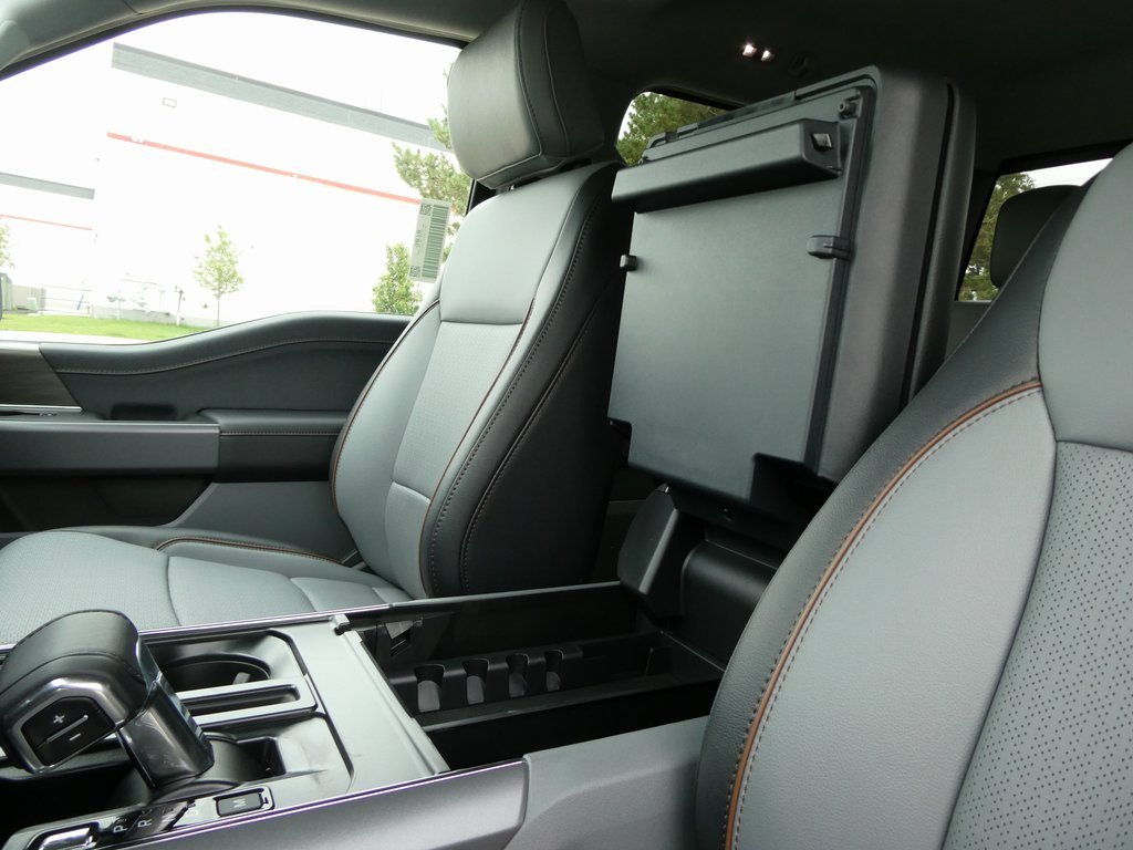 New 2025 Ford F150 Lariat w/ Equipment Group 502A High image 31