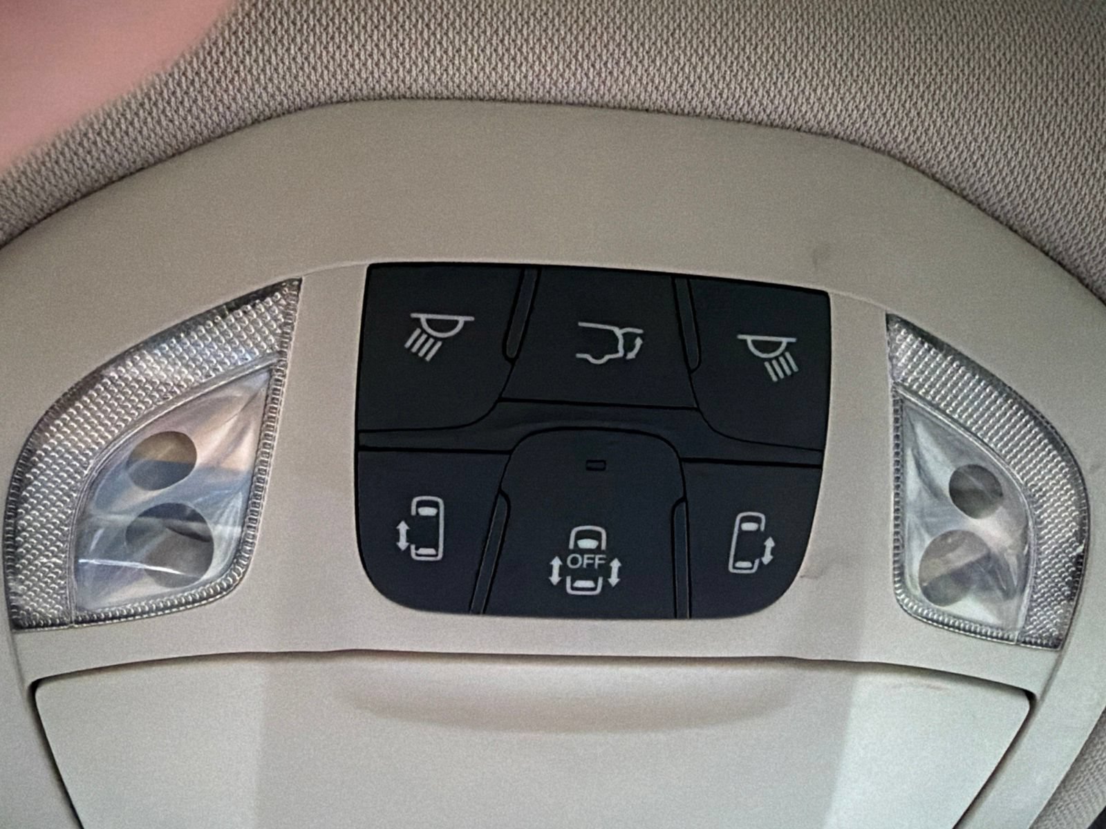 Used 2020 Chrysler Pacifica Limited FWD image 27