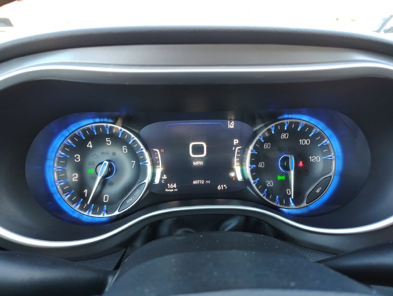 Used 2024 Chrysler Pacifica Touring-L FWD image 14