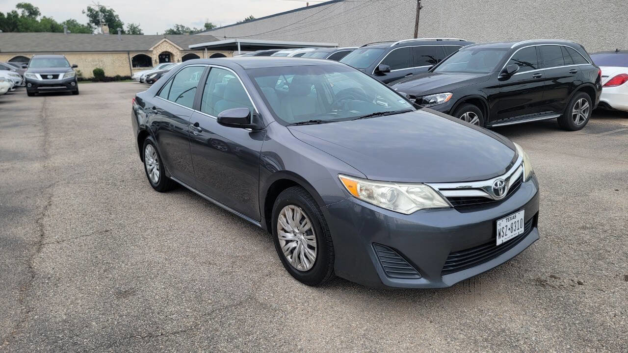 Used 2013 Toyota Camry LE FWD image 2