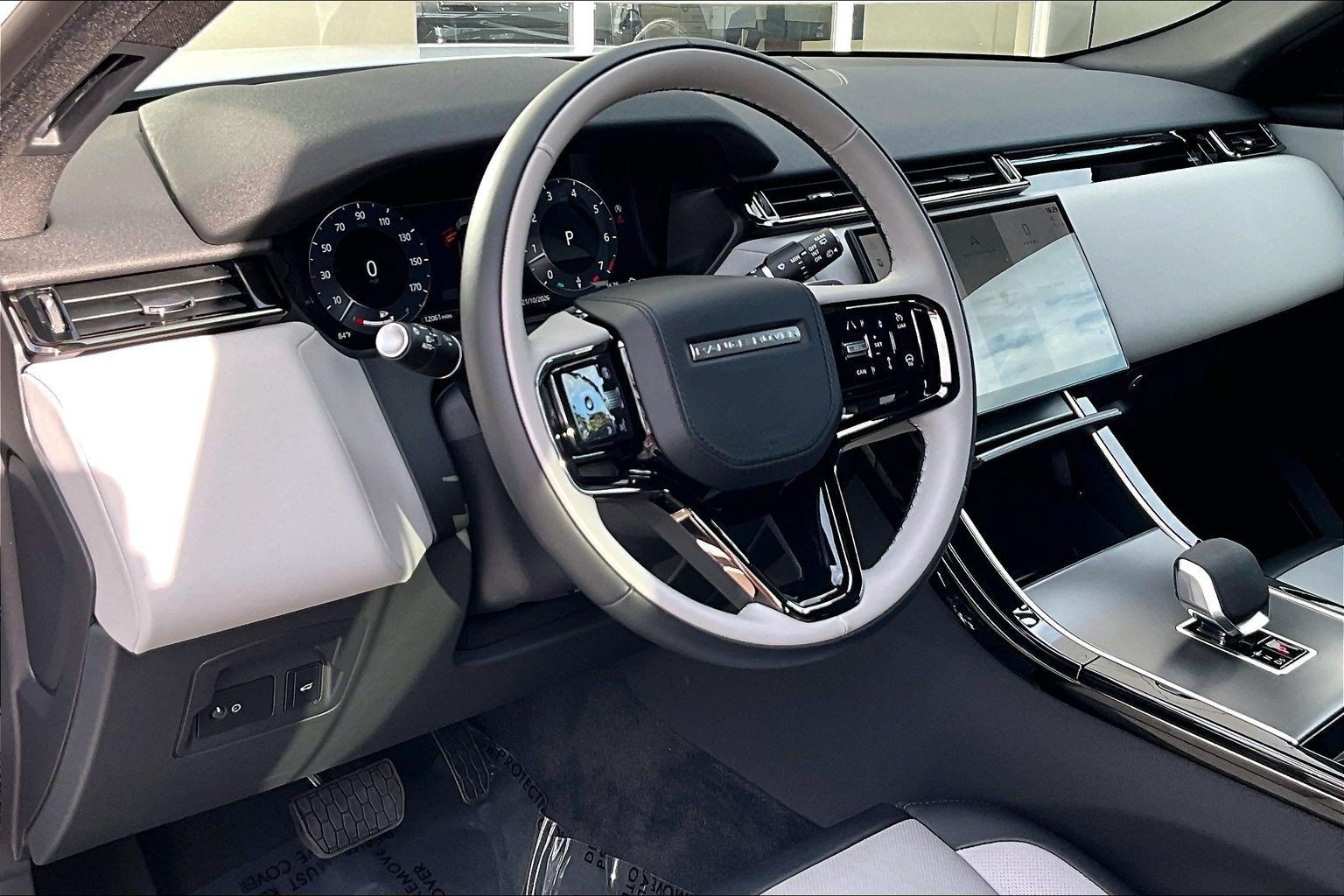 Used 2026 Land Rover Range Rover Velar S AWD/4WD image 14