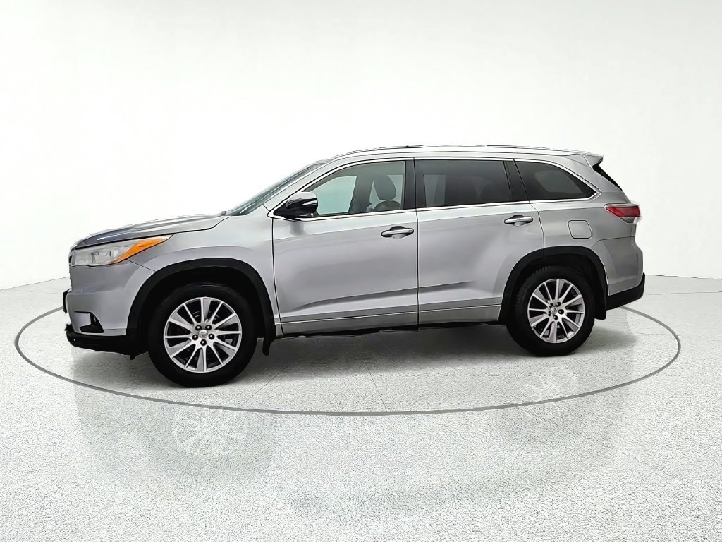 Used 2015 Toyota Highlander XLE AWD/4WD image 3