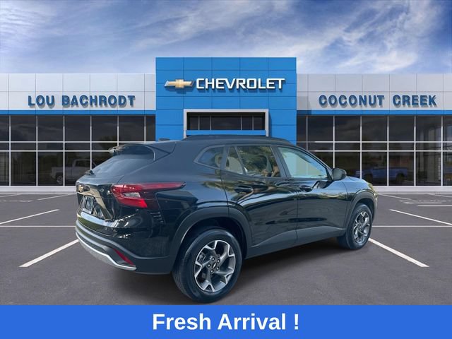 Used 2024 Chevrolet Trax LT FWD image 8