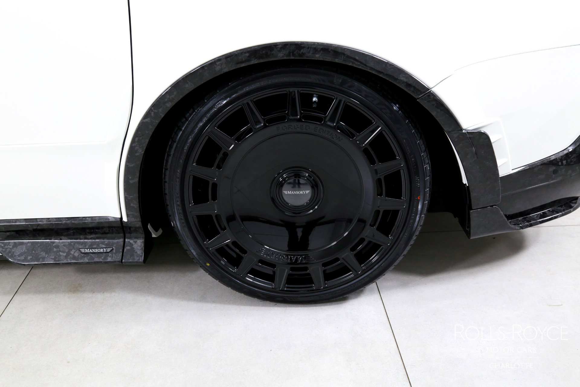 Used 2025 Rolls-Royce Cullinan Black Badge image 43