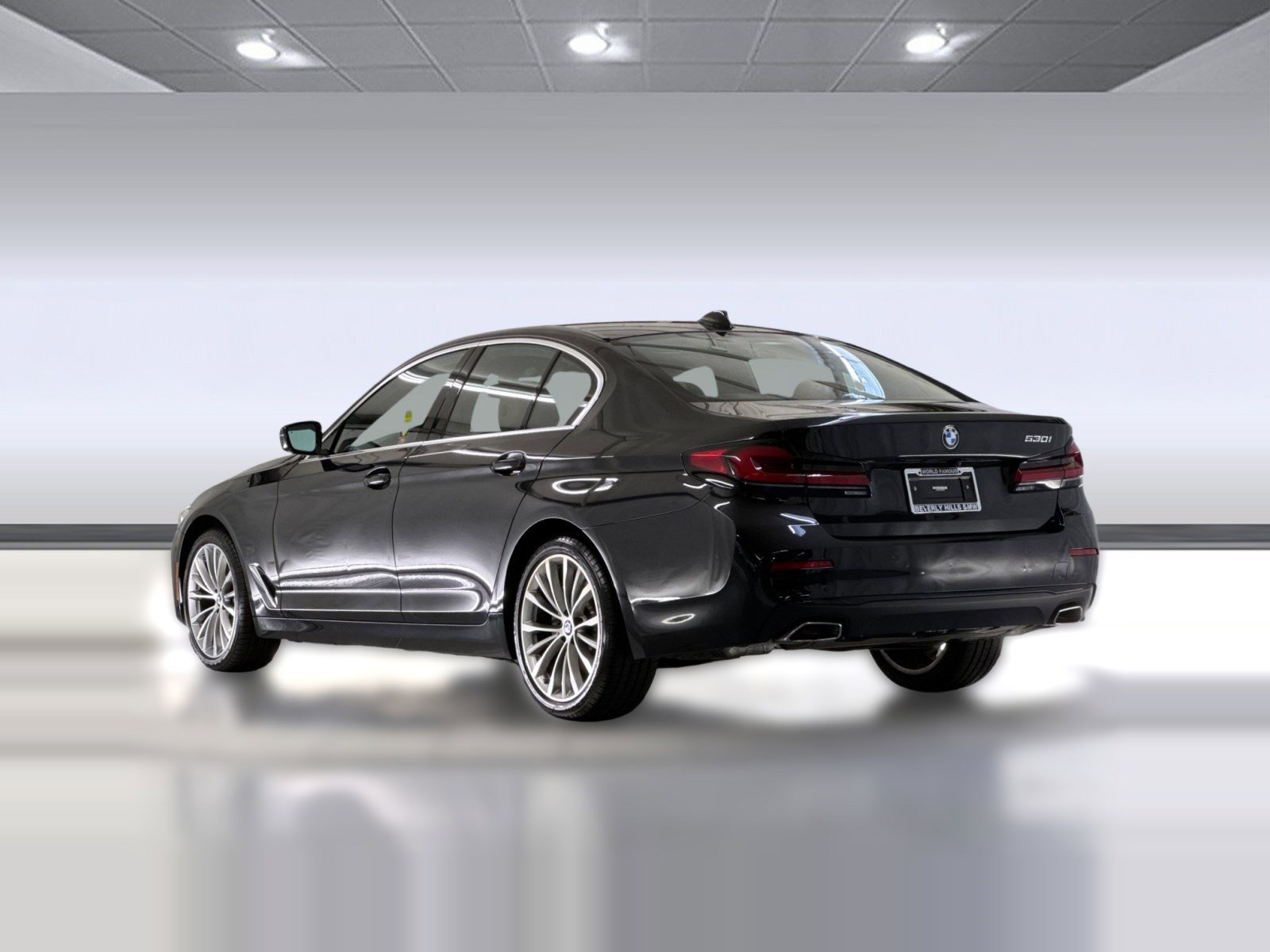 Certified 2023 BMW 530i w/ Convenience Package image 3