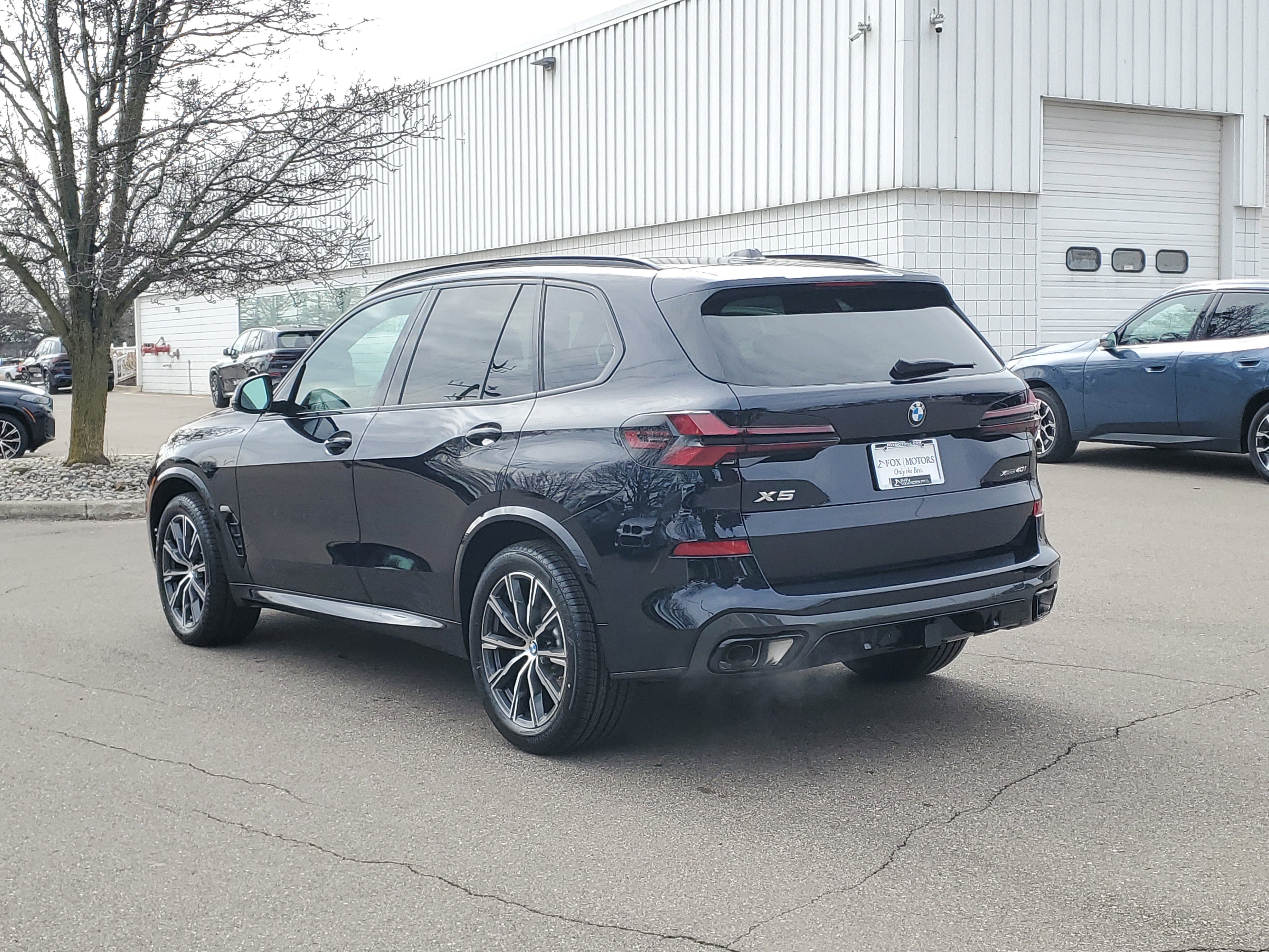 New 2026 BMW X5 xDrive40i w/ M Sport Package AWD/4WD image 2