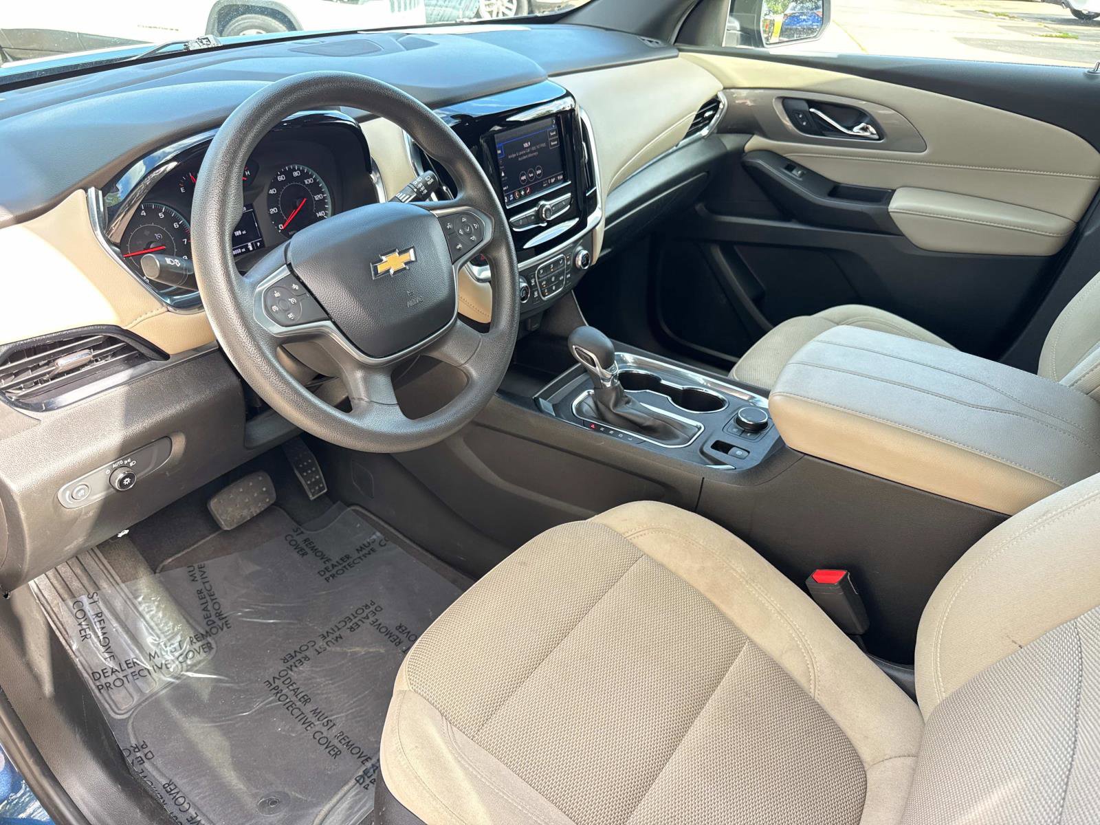 Used 2023 Chevrolet Traverse LS image 22