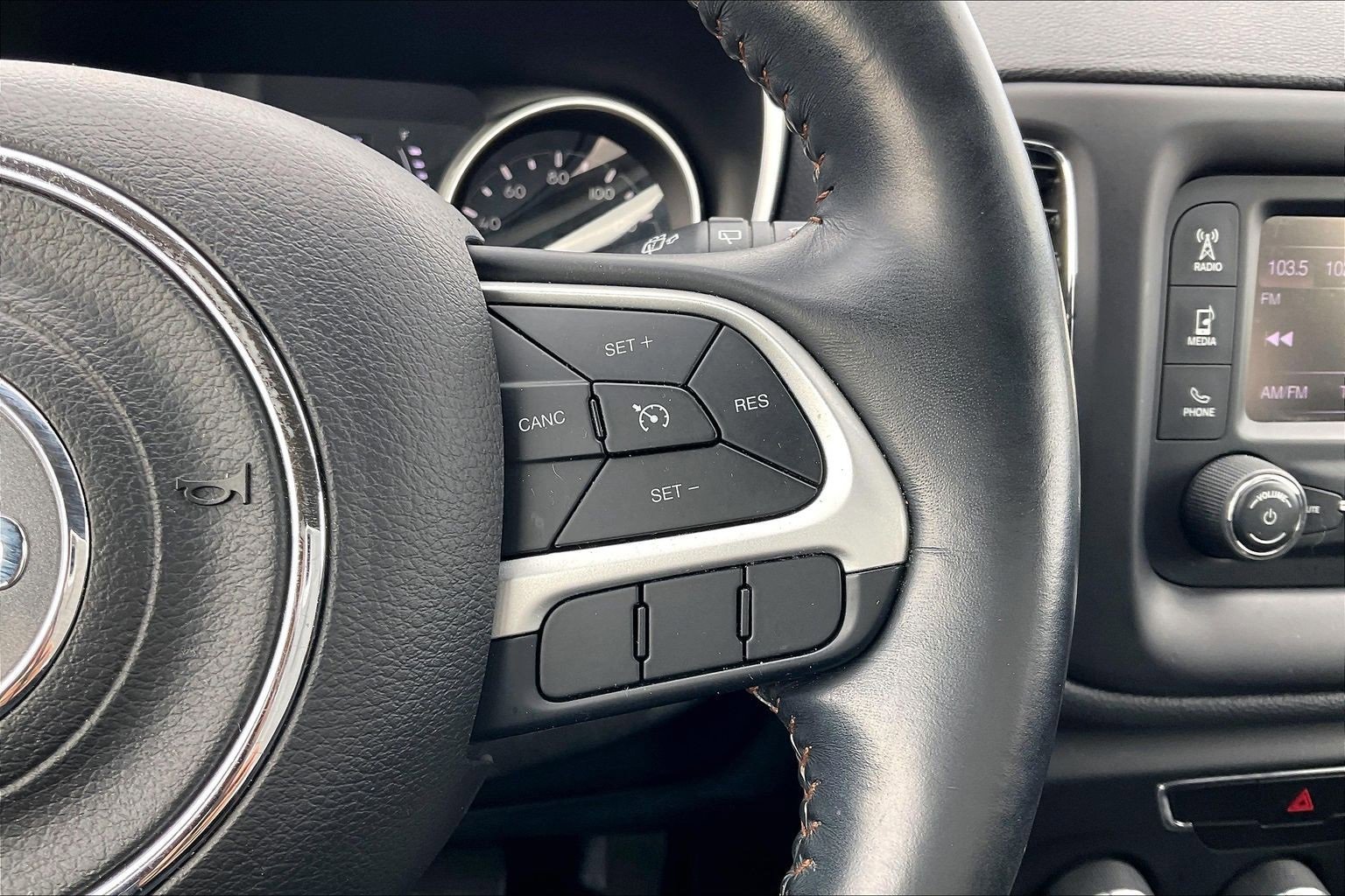 Used 2018 Jeep Compass Latitude image 11