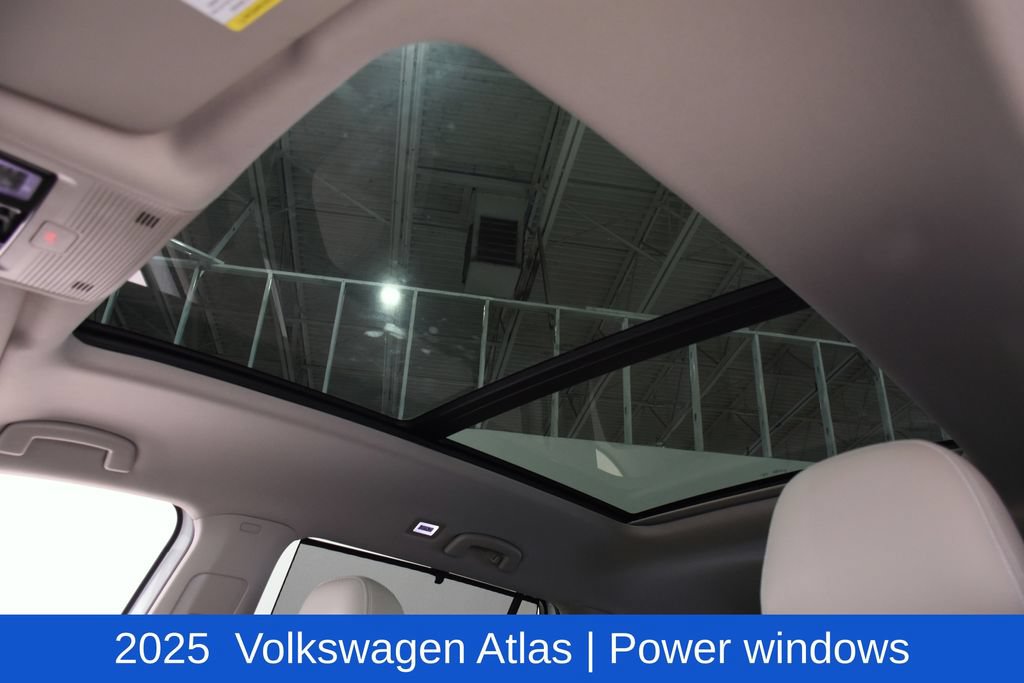 Used 2025 Volkswagen Atlas SE FWD image 9