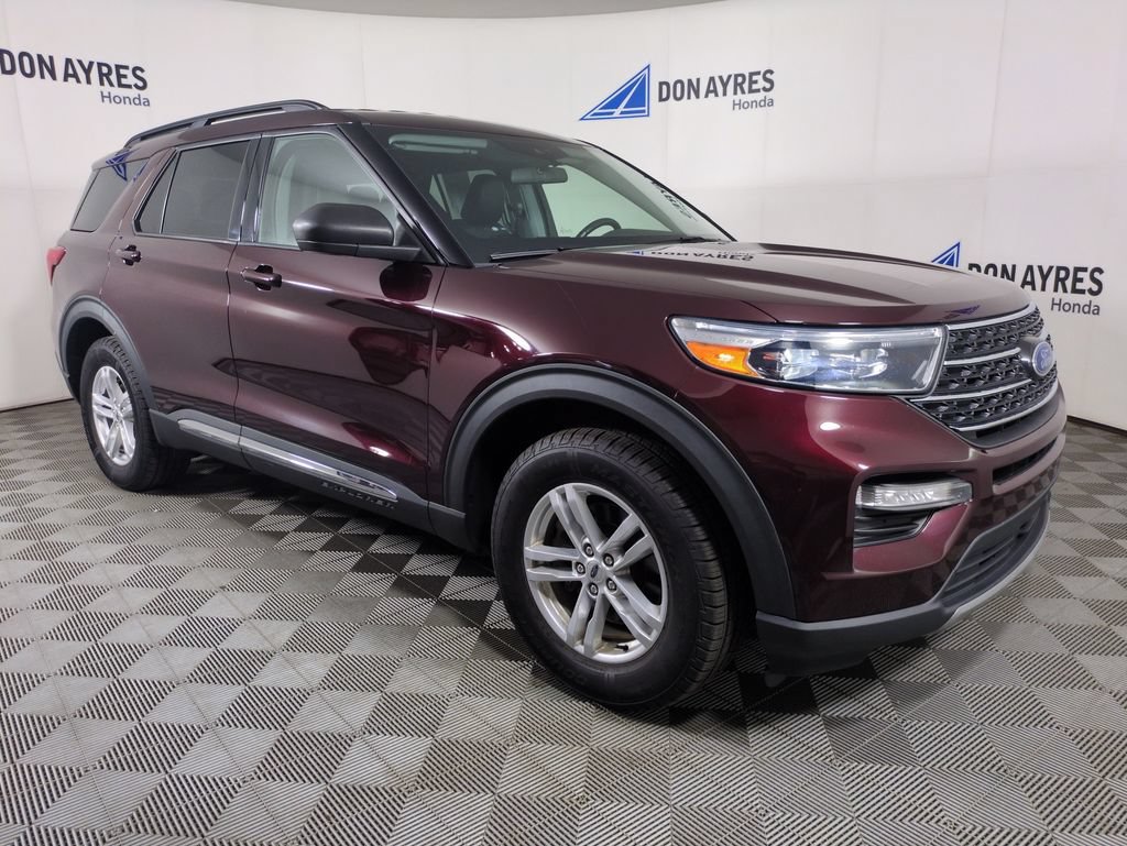 Used 2022 Ford Explorer XLT w/ Equipment Group 202A AWD/4WD image 7