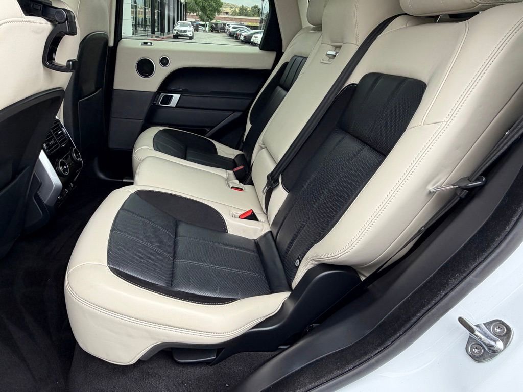 Used 2022 Land Rover Range Rover Sport HST image 34