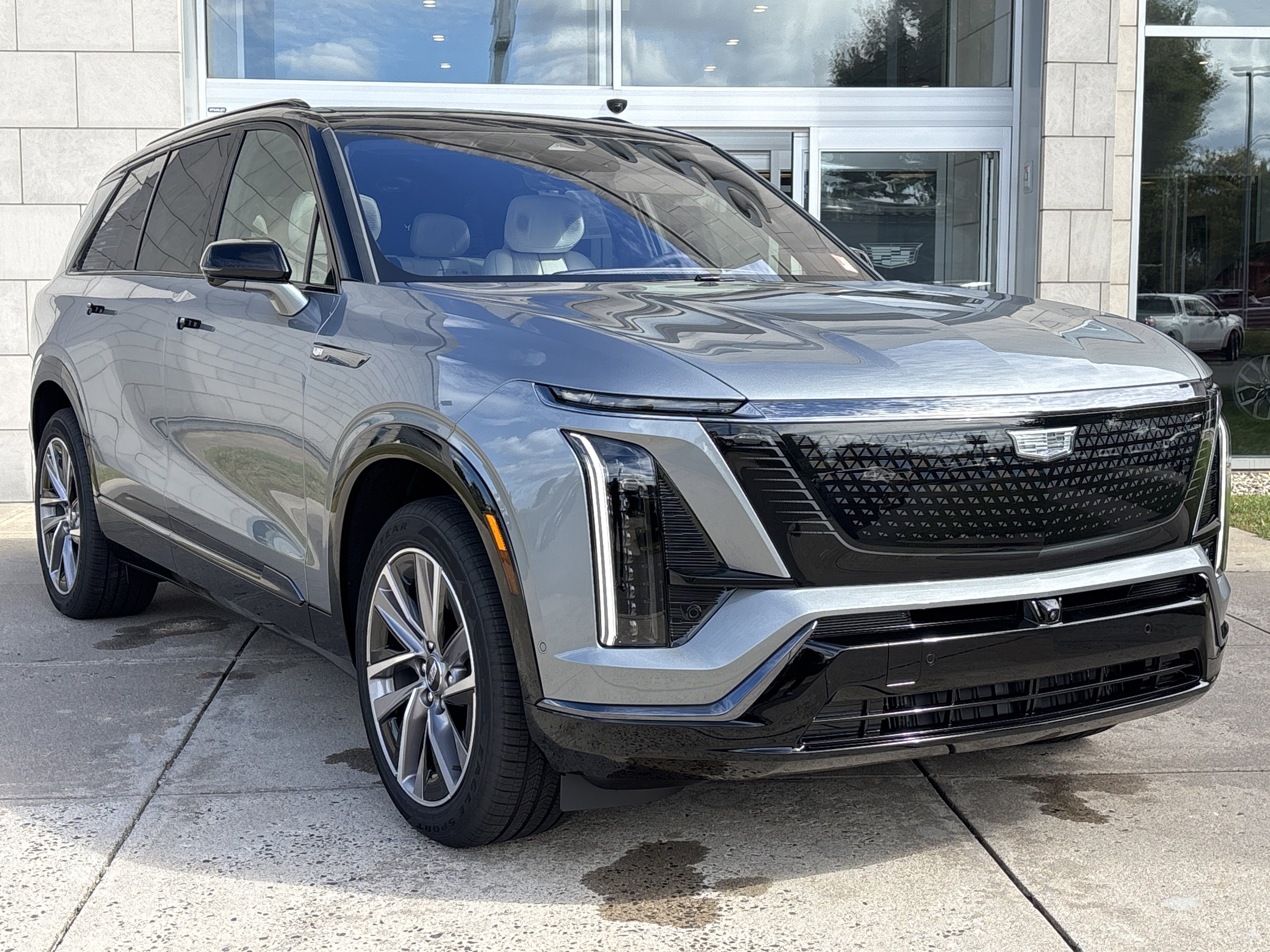 New 2026 Cadillac Vistiq Sport image 2