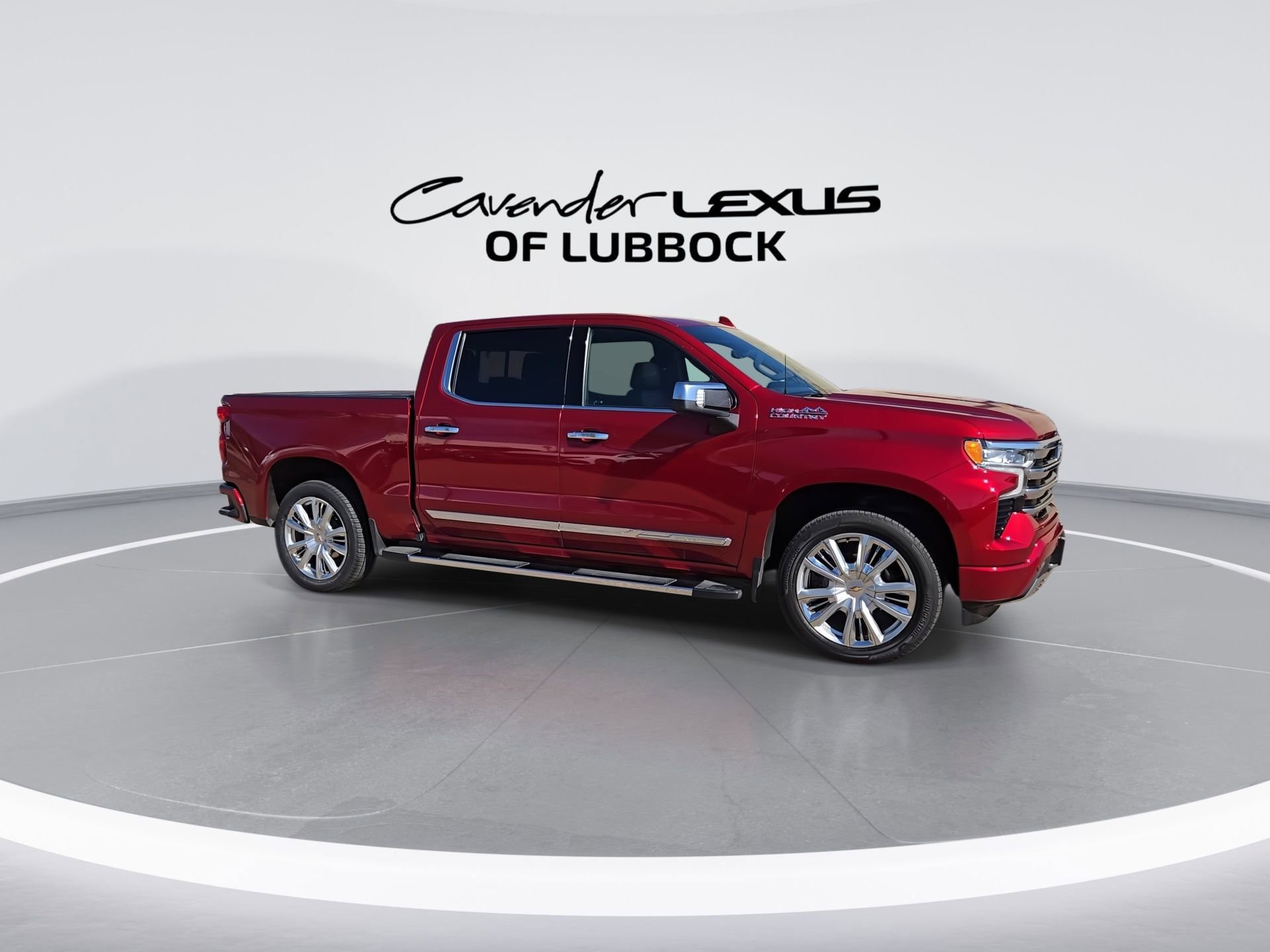 Used 2023 Chevrolet Silverado 1500 High Country w/ High Country Premium Package AWD/4WD image 2