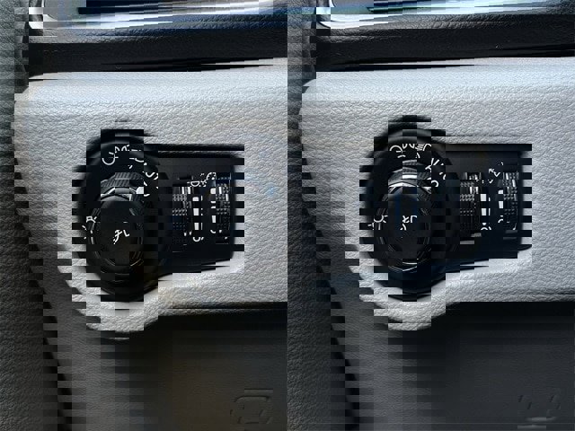 Used 2017 Chrysler Pacifica Touring-L Plus image 22