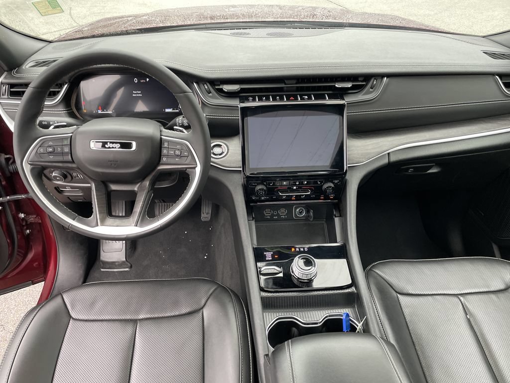 Used 2024 Jeep Grand Cherokee L Limited w/ Luxury Tech Group II AWD/4WD image 15