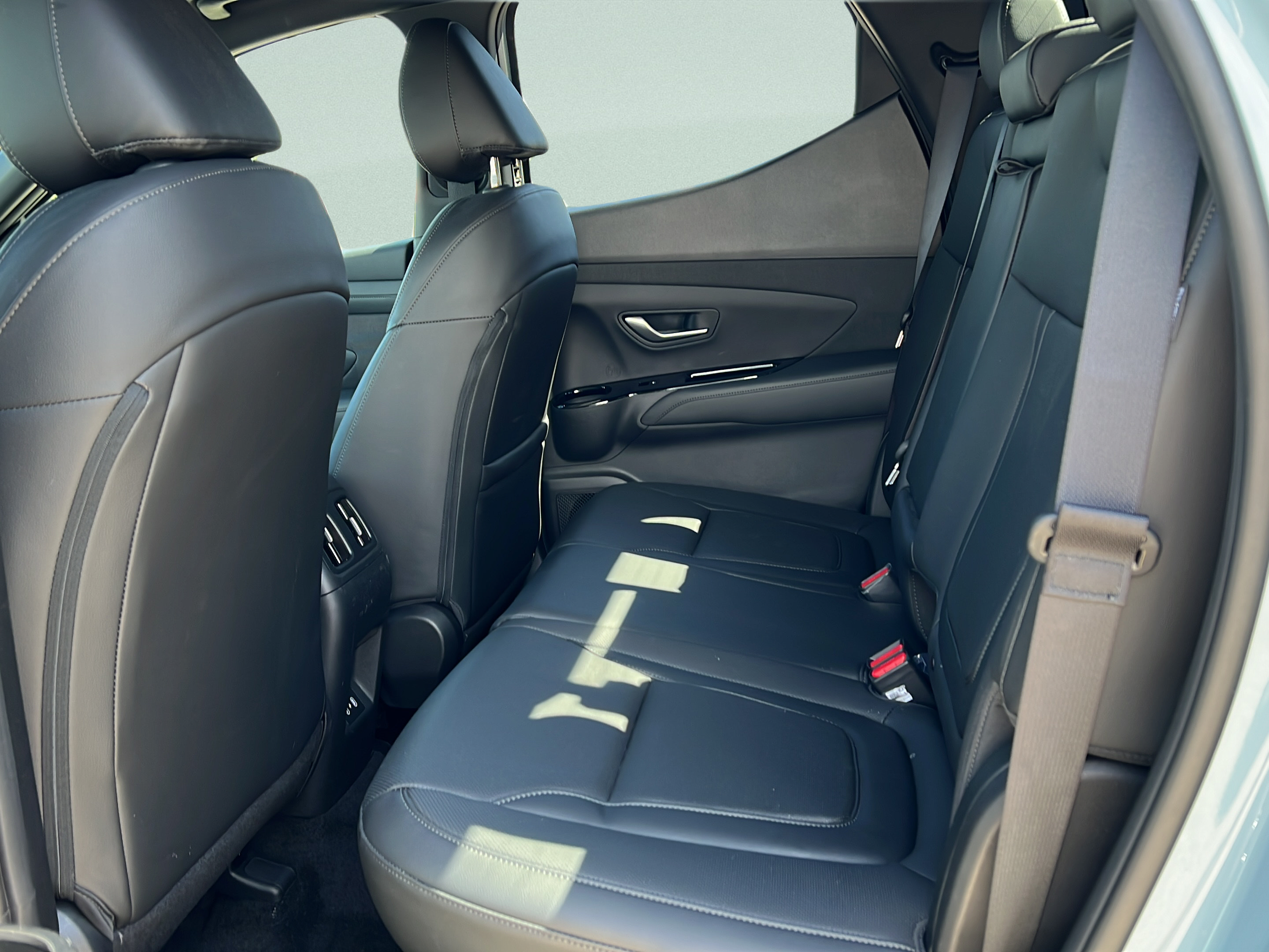 Certified 2025 Hyundai Santa Cruz SEL FWD image 10
