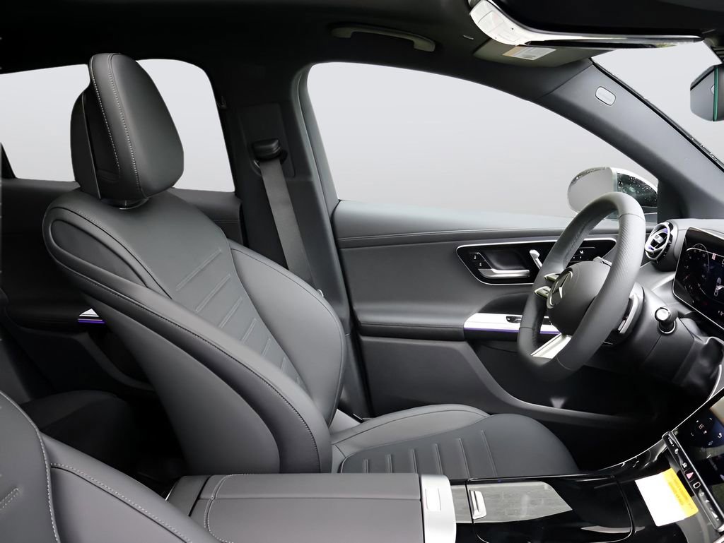 Certified 2025 Mercedes-Benz GLC 300 4MATIC image 11