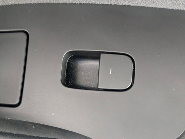 Used 2022 Tesla Model Y Long Range image 31