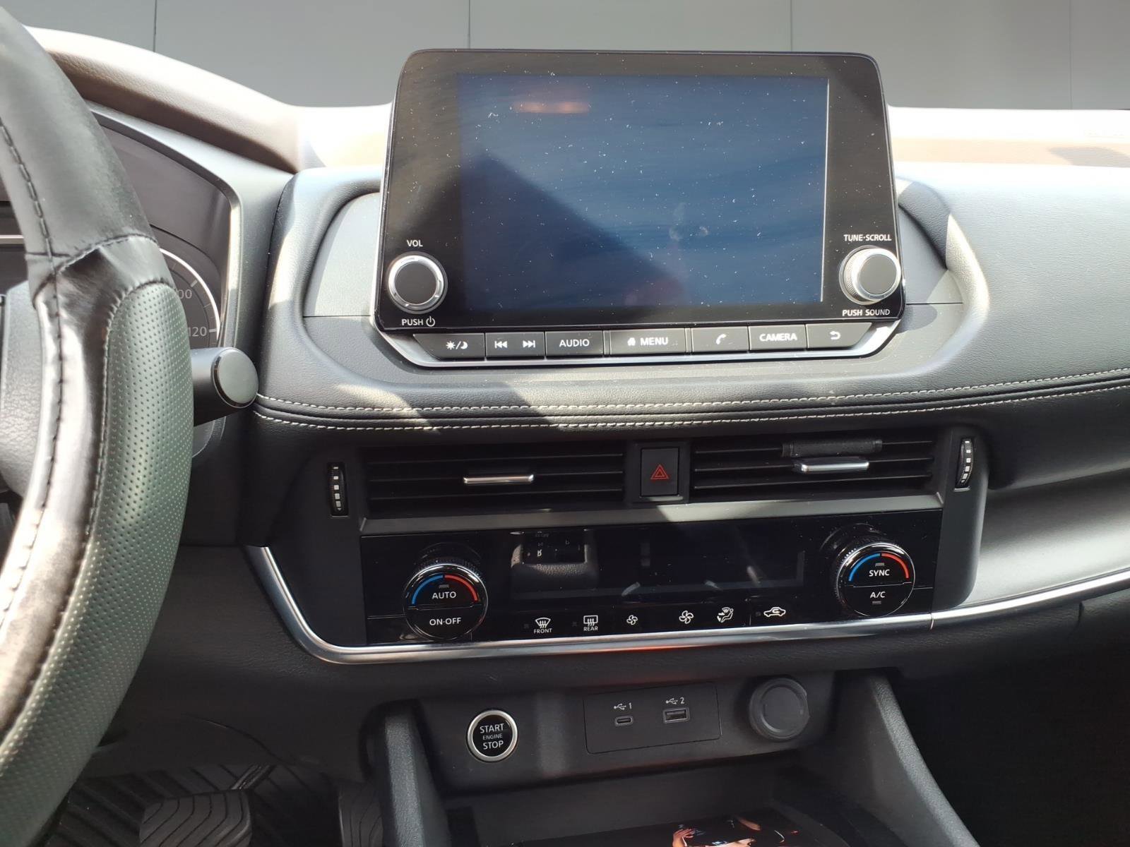 Used 2023 Nissan Rogue SV image 15