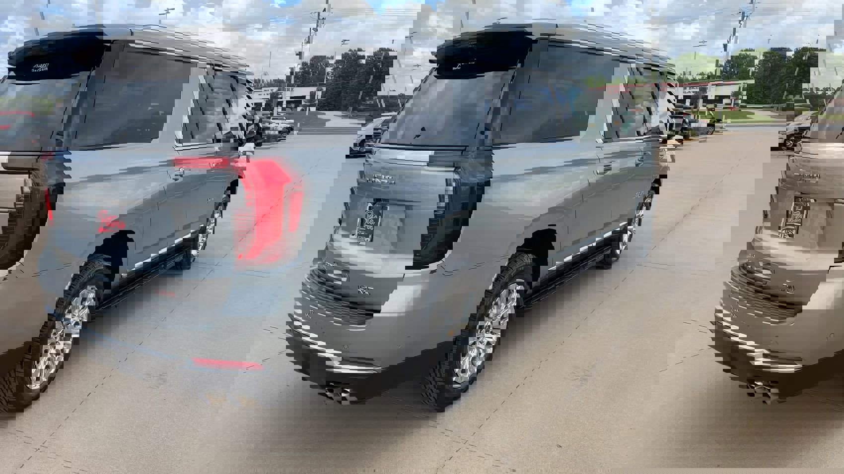 Certified 2025 GMC Yukon XL Denali AWD/4WD image 7