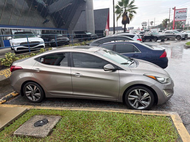 Used 2014 Hyundai Elantra Limited w/ Option Group 03 FWD image 4