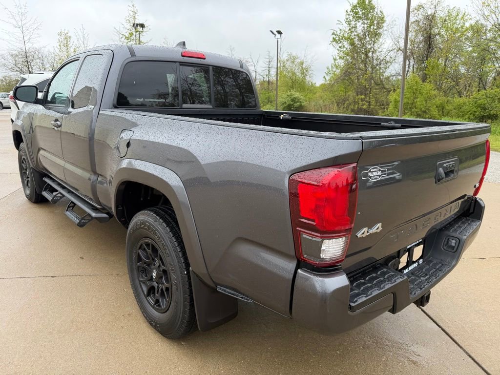 Certified 2022 Toyota Tacoma SR5 AWD/4WD image 3