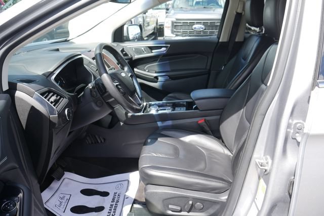 Used 2020 Ford Edge Titanium AWD/4WD image 2