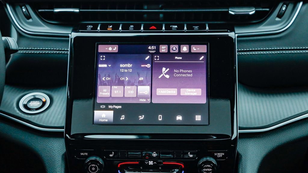 New 2025 Jeep Grand Cherokee Altitude image 15