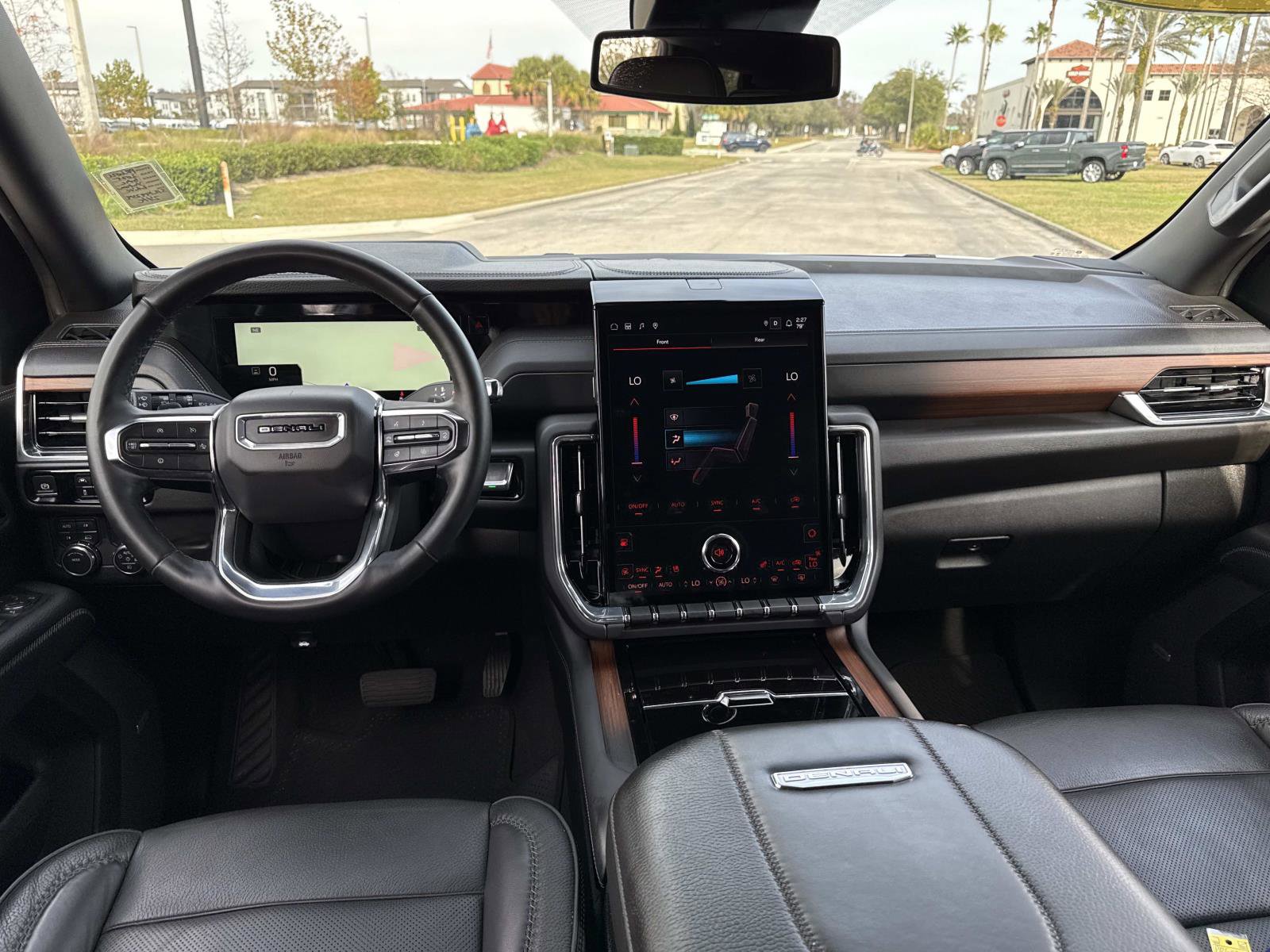 Used 2025 GMC Yukon Denali image 18