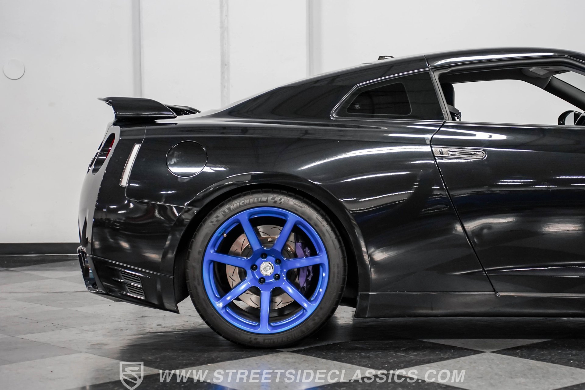 Used 2013 Nissan GT-R Premium image 31