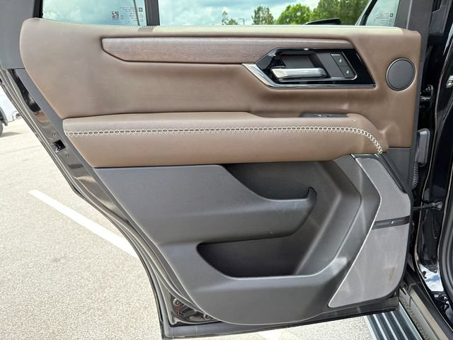 Used 2025 GMC Yukon Denali Ultimate AWD/4WD image 22