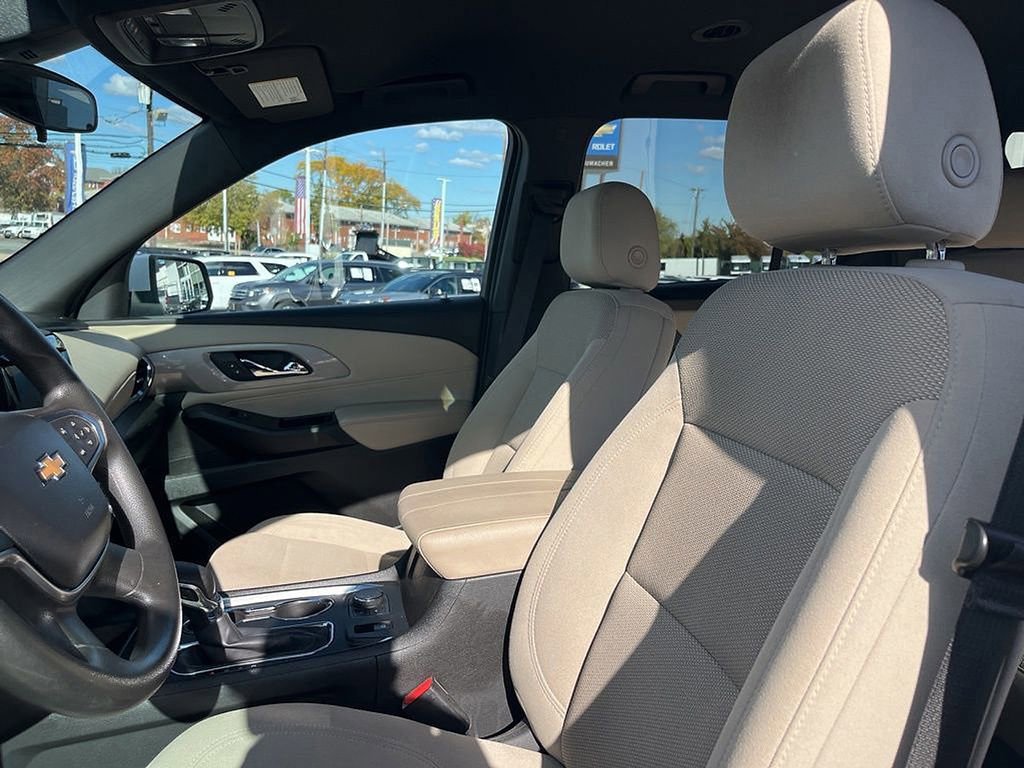 Used 2023 Chevrolet Traverse LS w/ Safety Package image 25
