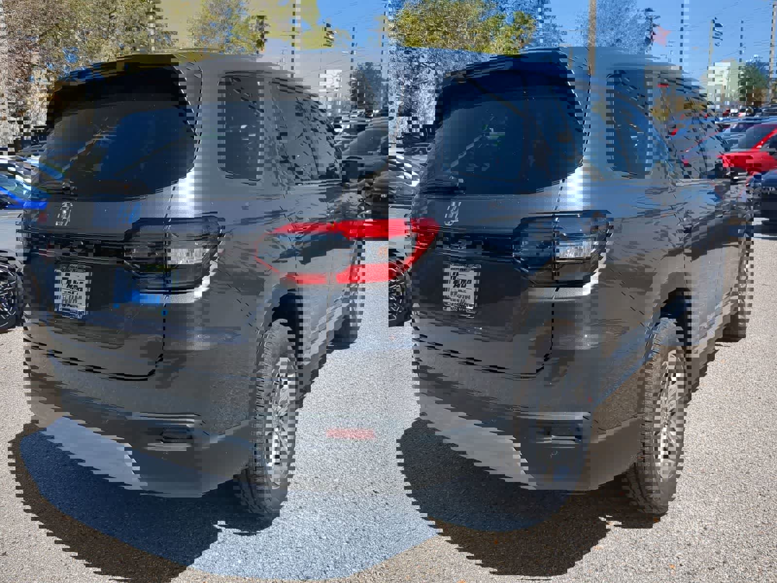 Used 2025 Honda Pilot EX-L image 6