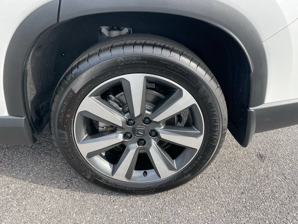 Certified 2025 Honda Pilot Touring image 44