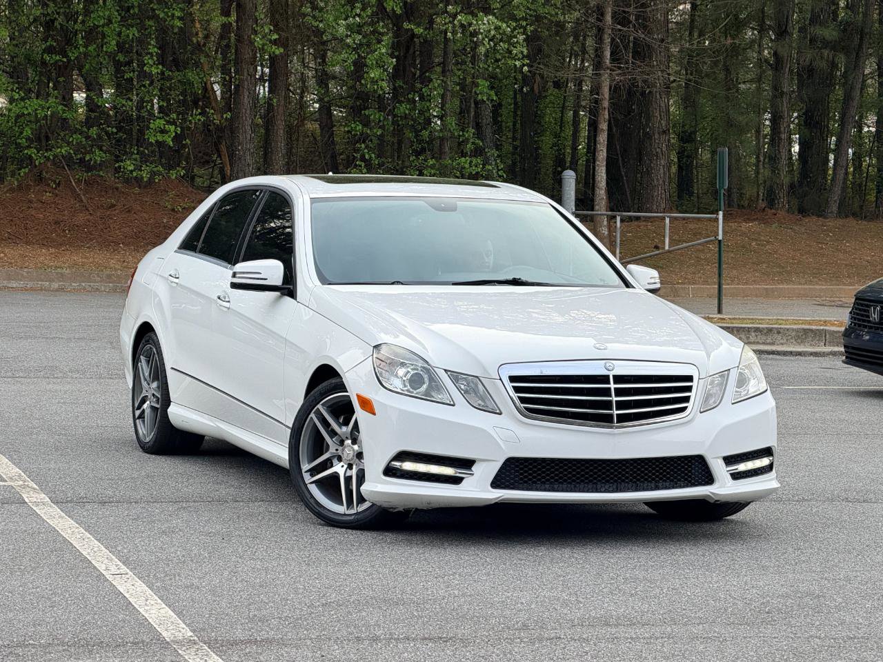 Used 2013 Mercedes-Benz E 350 Sedan image 3