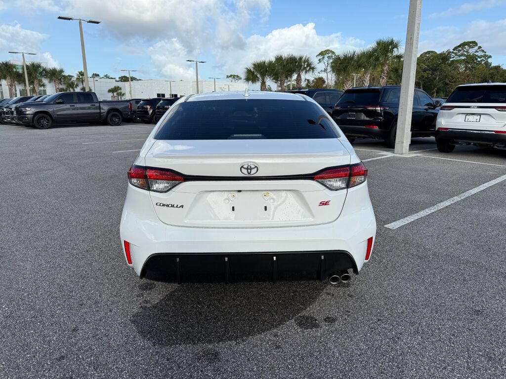 Used 2026 Toyota Corolla SE FWD image 4