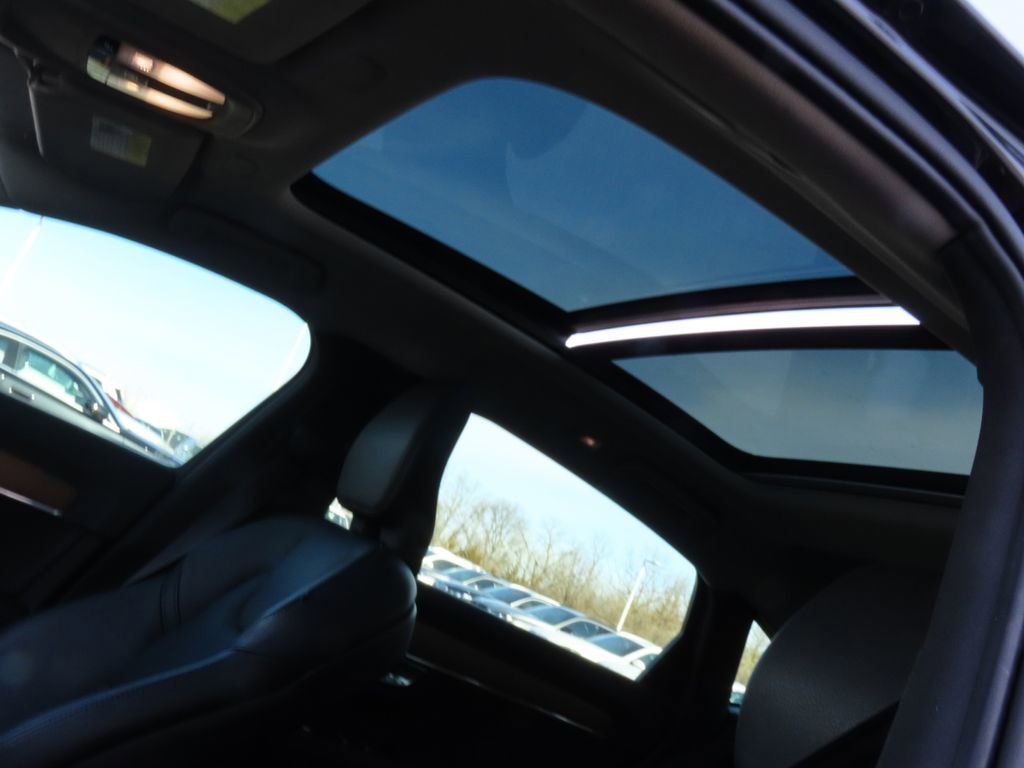 Used 2022 Volvo S90 B6 Momentum image 42