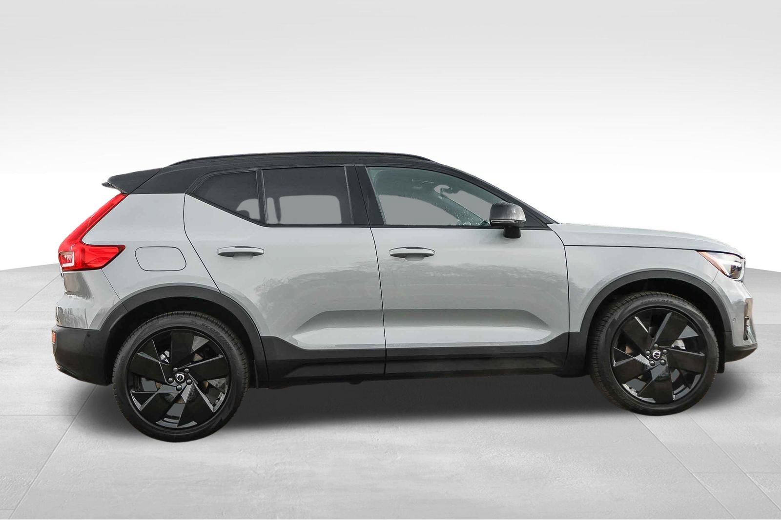 New 2026 Volvo XC40 B5 Ultra w/ Climate Package AWD/4WD image 4