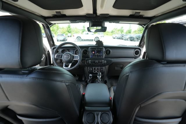 Used 2023 Jeep Gladiator Overland AWD/4WD image 23
