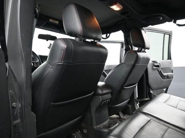 Used 2012 Jeep Wrangler Unlimited Sahara AWD/4WD image 9