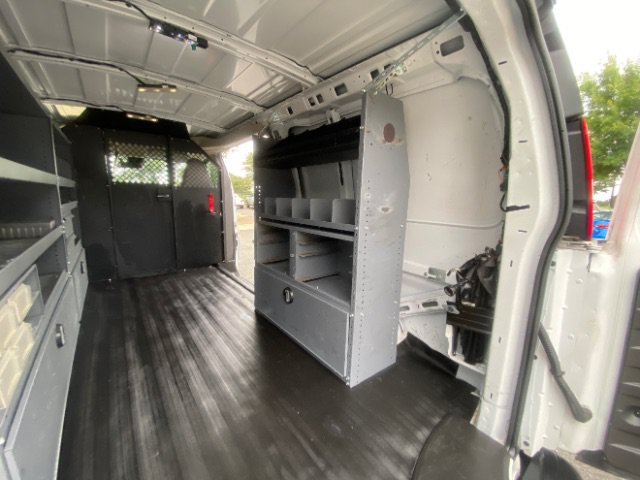 Used 2020 Chevrolet Express 3500 w/ Driver Convenience Package RWD image 10