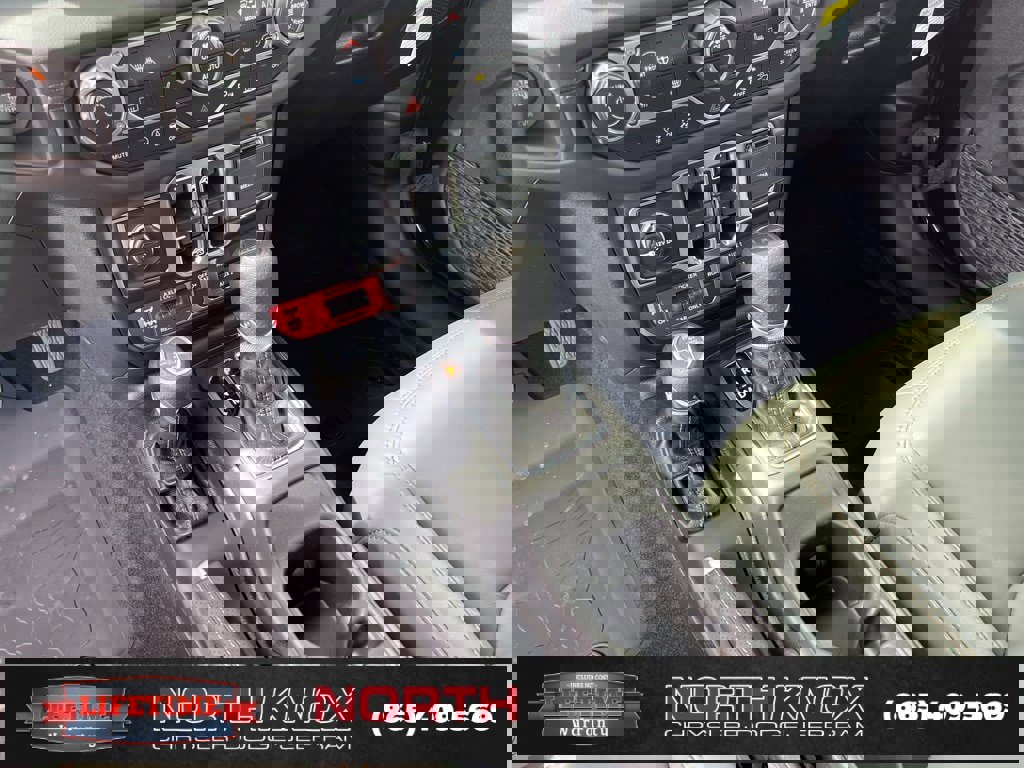 New 2025 Jeep Gladiator Mojave image 10